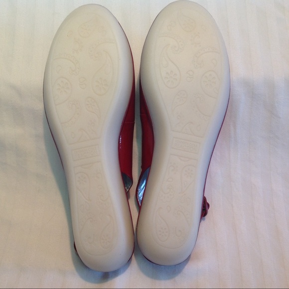 Kenneth Cole Slingback NWOT - Picture 6 of 6